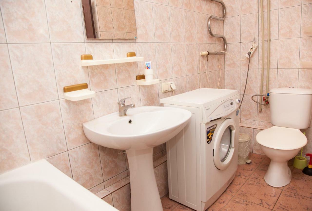Semi-Luxury Apt On 82 Nezalezhnoi Ukrаiny Street Near Intourist Hotel Zaporizhia Eksteriør bilde